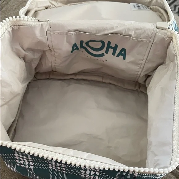 ALOHA Collection Cabin Crew Kit - Picture 3 of 5